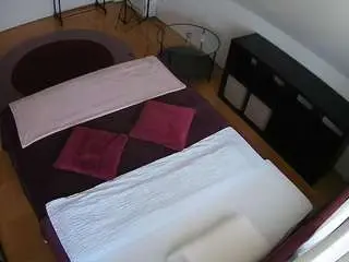 Camsoda Private Sex Chat of voyeurcam-julmodels-whitebed-2
