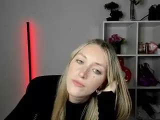 Camsoda Sex Cam of evelynblond