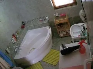 Camsoda Live Sex of voyeurcam-julmodels-bath-1st-2