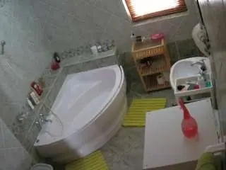 Camsoda Adult Video Chat of voyeurcam-julmodels-bath-1st-2