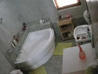 Camsoda Adult Video Chat of voyeurcam-julmodels-bath-1st-2