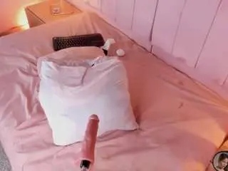 Camsoda Live Porn of hillary-collins