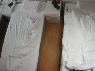 Camsoda Sex Cam of voyeurcam-julmodels-bed-5