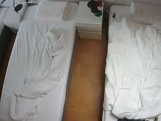 Camsoda Sex Cam of voyeurcam-julmodels-bed-5