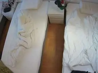 Camsoda Live Sex Cam of voyeurcam-julmodels-bed-5