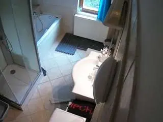 Camsoda Free Porn Cam of voyeurcam-julmodels-bath-2nd-2