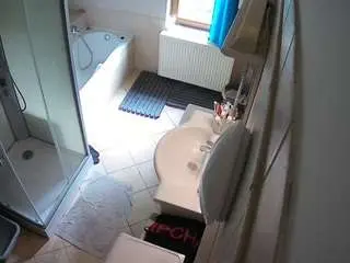 Camsoda Sex Chat of voyeurcam-julmodels-bath-2nd-2