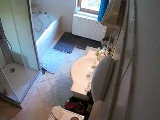 Camsoda Sex Cam of voyeurcam-julmodels-bath-2nd-2