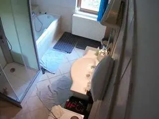 Camsoda Live Sex of voyeurcam-julmodels-bath-2nd-2