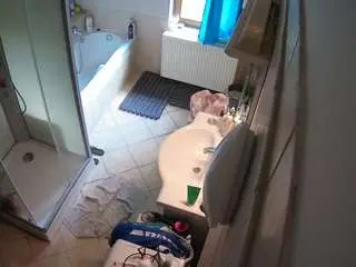 Camsoda Nude Webcam of voyeurcam-julmodels-bath-2nd-2