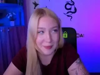 Camsoda Sex Cam of playful-sophie