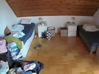 Camsoda Nude Webcam of voyeurcam-julmodels-greybed-3