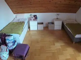 Camsoda Nude Webcam of voyeurcam-julmodels-greybed-3