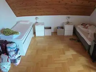 Camsoda Watch Live Sex Cams of voyeurcam-julmodels-greybed-3