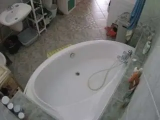 Camsoda Adult Webcam of voyeurcam-julmodels-bath-1st-1