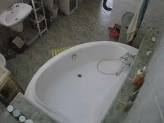 Camsoda Free Porn Cam of voyeurcam-julmodels-bath-1st-1