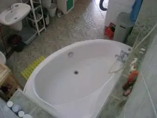 Camsoda Watch Live Sex Cams of voyeurcam-julmodels-bath-1st-1