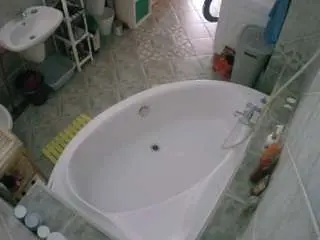Camsoda Live Sex Cam of voyeurcam-julmodels-bath-1st-1