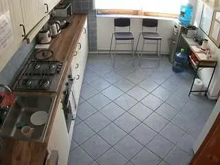 Camsoda Adult Webcams of voyeurcam-julmodels-kitchen-2