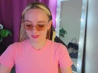 Camsoda Free Porn Cam of rocket-bunnyy