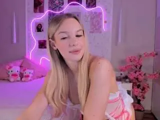 Camsoda Adult Webcams of elara-vee