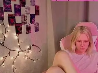 Camsoda Live Sex Cam of lillly-jhonasss