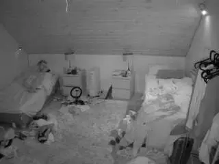 Camsoda Live Sex Cam of voyeurcam-julmodels-whitebed-3