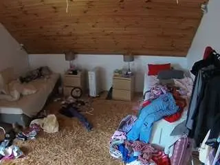 Camsoda Free Porn Cam of voyeurcam-julmodels-whitebed-3