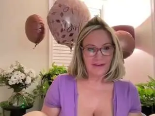 Camsoda Nude Webcam of milf-goddess