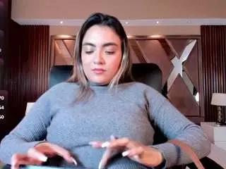 Camsoda Nude Webcam of isabellaa-joness
