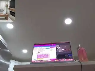 Camsoda Sex Cam of kinky-kris