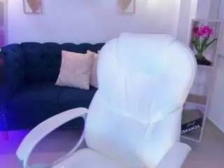 Camsoda Free Porn Cam of zharaa-fox