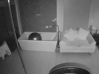 Camsoda Free Live Porn of voyeurcam-casa-salsa-bathroom-3