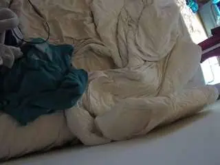 Camsoda Live Porn of voyeurcam-julmodels-whitebed-4