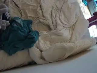 Camsoda Live Sex of voyeurcam-julmodels-whitebed-4