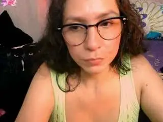 Camsoda Sex Cam of naih-reyes