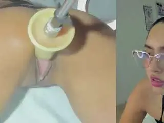 Camsoda Watch Live Sex Cams of emily-philip