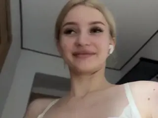 Camsoda Watch Live Sex Cams of colettebasinski
