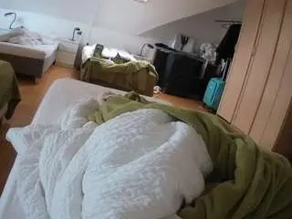 Camsoda Free Porn Cam of voyeurcam-julmodels-bed-1