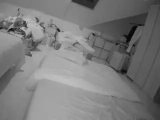 Camsoda Adult Webcams of voyeurcam-julmodels-bed-1