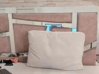 Camsoda Adult Video Chat of cristine-colins