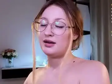 Chaturbate Live Sex Cam of mysmila
