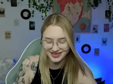 Chaturbate Live Sex Cam of cherriebetances
