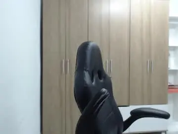 Chaturbate Free Porn Cam of roxanalove7