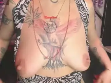 Chaturbate Live Sex Cam of fenix_lilith69