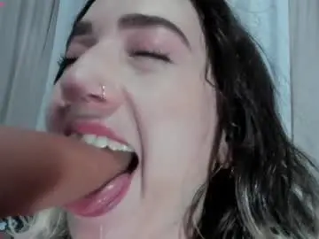 Chaturbate Live Sex Cam of carly_grasso