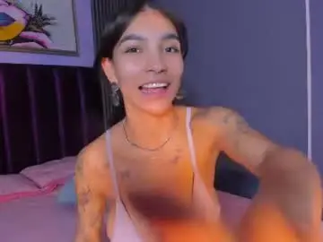Chaturbate Live Sex Cam of laura_aristizabal_19