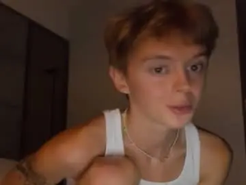 Chaturbate Live Sex Cam of angel_andreww