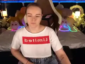 Chaturbate Free Live Porn of foxyshyyy