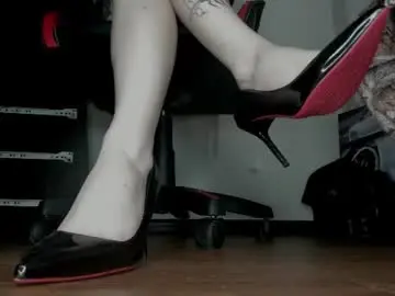 Chaturbate Live Sex Cam of holy_mistresss